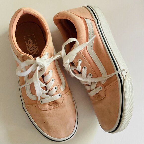 VAN'S OFF THE WALL Girls Lace-Up Sneakers EUC Size 4.0 - Picture 1 of 4